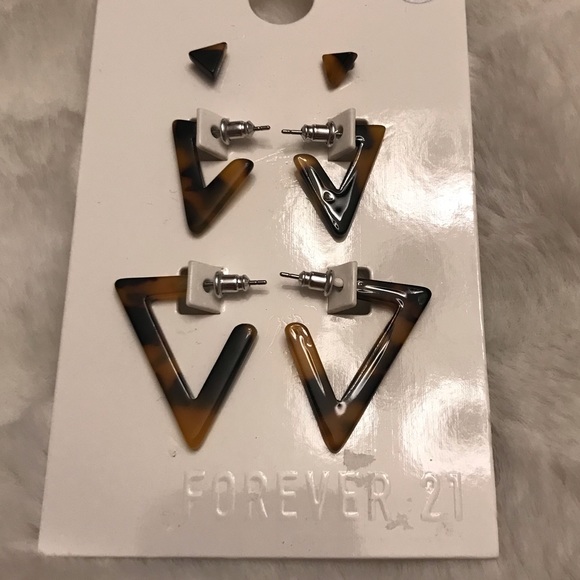 New 3 piece tortoise Forever 21 earrings - Picture 2 of 2